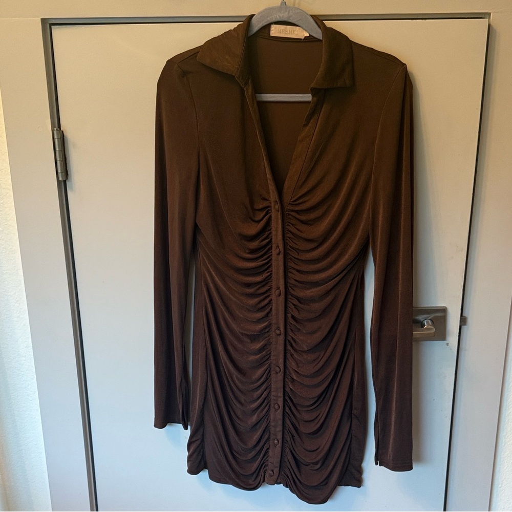 MESHKI Alexandra Brown Ruched Long Sleeve Shirt - Picture 1 of 4